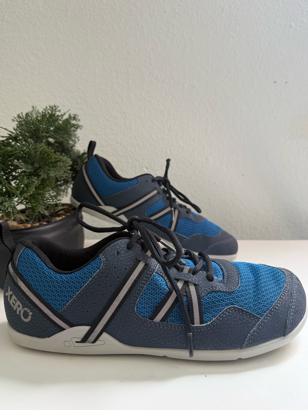 Xero prio Men size 9 Blue Mesh Athletic Shoes - Flexible Lightweight Support